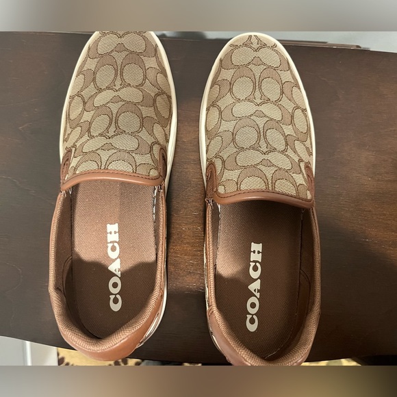 🤎 Coach Ladies Slip On Sneakers 🤎 - Picture 3 of 4